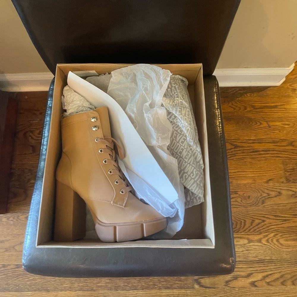 BRAND NEW Steve Madden Ankle Boots